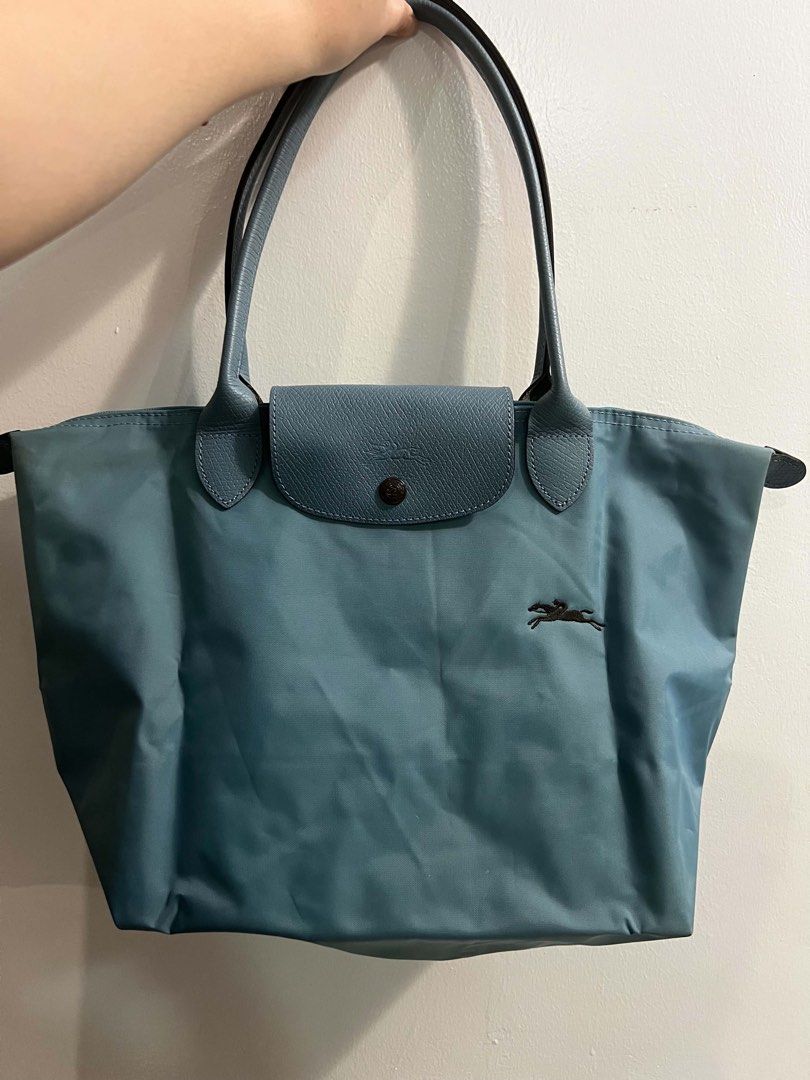Authentic Longchamp Le Pliage Club Shoulder Bag (Category: Tote Bags) located in Tarlac. Submitted by kopi.roti (Listing ID 1467988462, Image 3). Description: Excellent condition. .