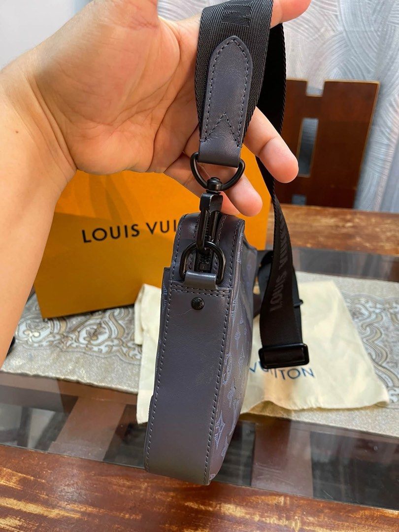 Authentic Louis Vuitton (Category: Luxury Bags & Wallets) located in Manila. Submitted by chloe_luxuries (Listing ID 1467958095, Image 3). Description: Guaranteed Original Louis Vuitton Dou RFID Messenger bag Still in excellent condition Comes with dustbag and box Pm for more details.