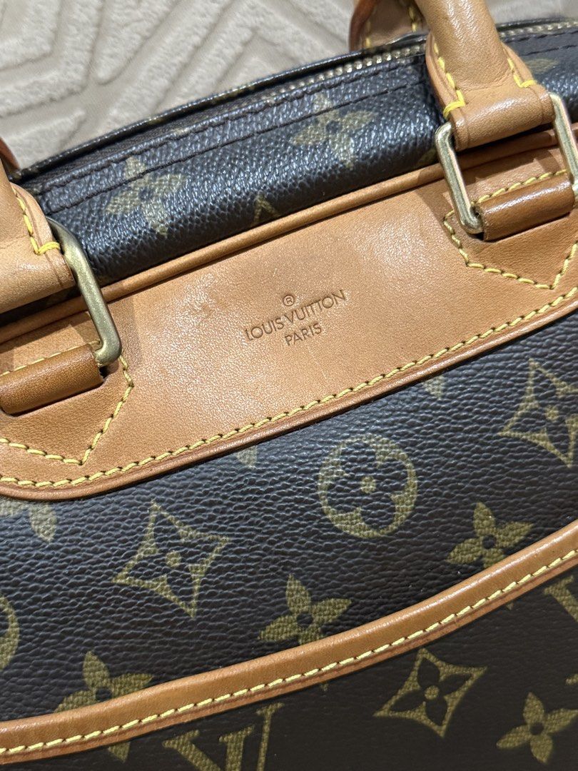 Authentic LV Trouville (Category: Purses & Pouches) located in Manila. Submitted by reg08 (Listing ID 1468053831, Image 2). Description: .