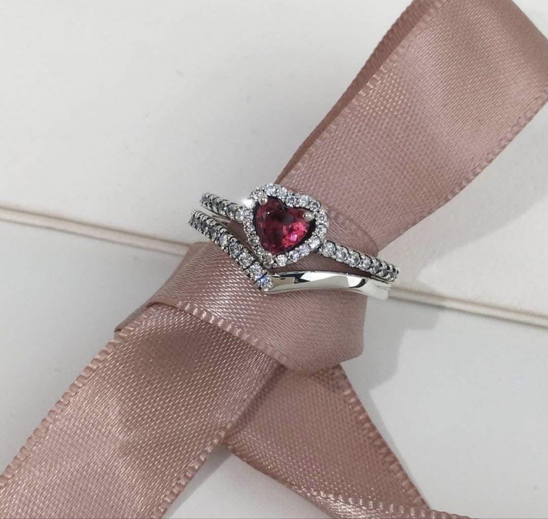 Authentic Pandora Silver Elevated Red Heart Rings Set (Category: Rings) located in Manila. Submitted by daintyjewels (Listing ID 1468041914, Image 1). Description: .
