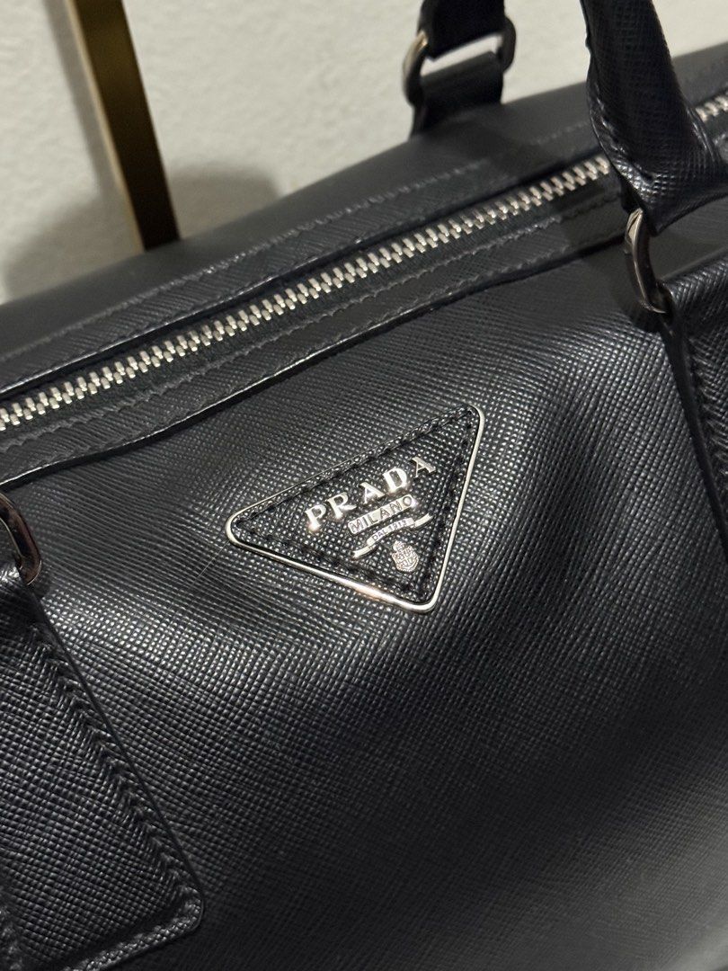Authentic Prada 2-way saffiano (Category: Cross-body Bags) located in Manila. Submitted by reg08 (Listing ID 1468053776, Image 2). Description: With coa Dustbag.