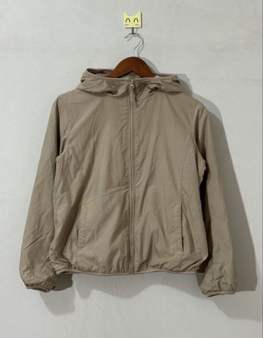 Authentic Uniqlo Fur windbreaker jacket (Category: Coats, Jackets and Outerwear) located in Cavite. Submitted by vellealva (Listing ID 1467867936, Image 1). Description: Authentic uniqlo Size small With hood.