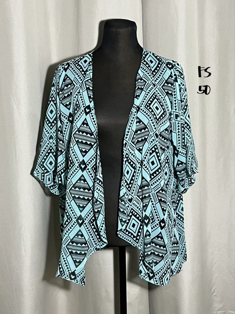 Aztec printed kimono (Category: Others Tops) located in Las Pinas. Submitted by jilanah (Listing ID 1468031028, Image 1). Description: .