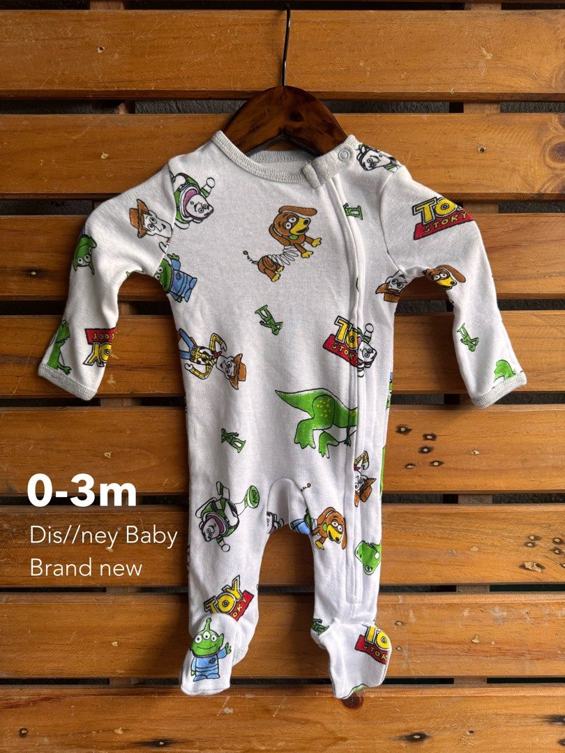 Baby Romper Bundle 0-3m Newborn (Category: Babies & Kids Fashion) located in Santa Rosa. Submitted by yasss23 (Listing ID 1467983708, Image 1). Description: - Sizes: Newborn to 3 months (unisex) - Designs: Disney Toy Story, safari animals, penguin, fox, and bunny with bees - Trusted Brands: Original Marines, WaKids, and Disney Baby - Ideal starter wardrobe or gift for a newborn baby boy or girl 180 each.