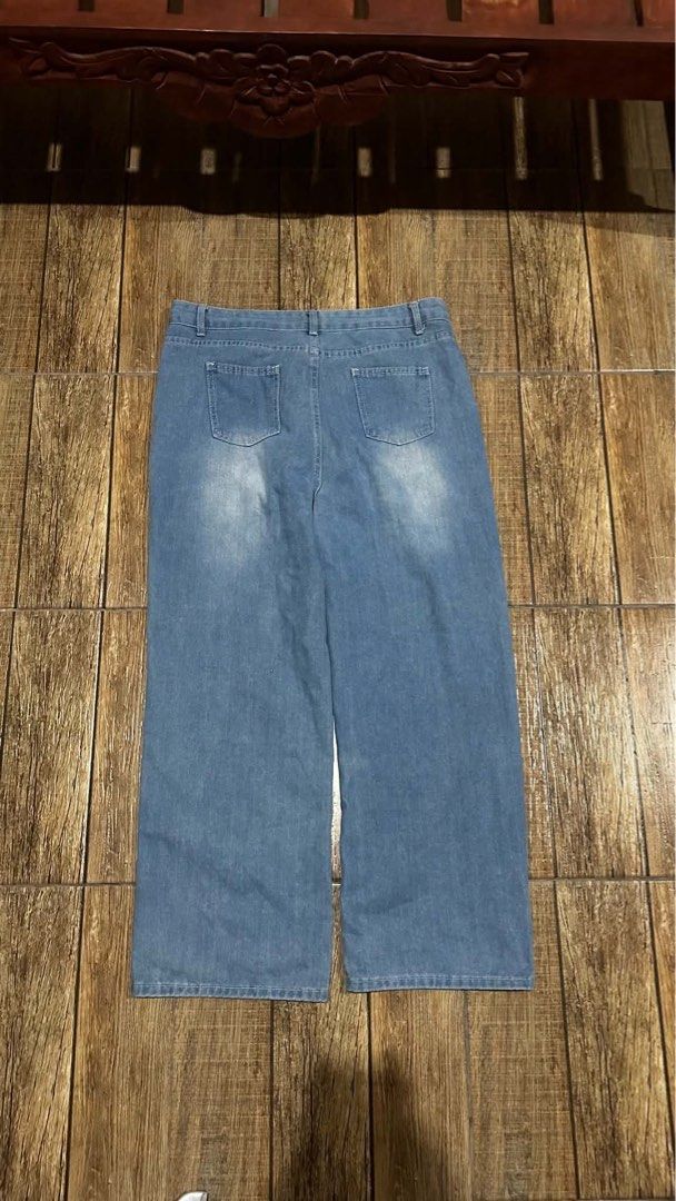 BAGGY PANTS (Category: Jeans) located in Manila. Submitted by urban-vintage_2 (Listing ID 1467855302, Image 1). Description: ISSUE: NONE (NEED WASH) MOP :GCASH (NO COD) SHIP VIA: LALAMOVE & J&T LOCATION: PASIG CITY LENGTH: 40 HEM : 10 WIDTH :36 .