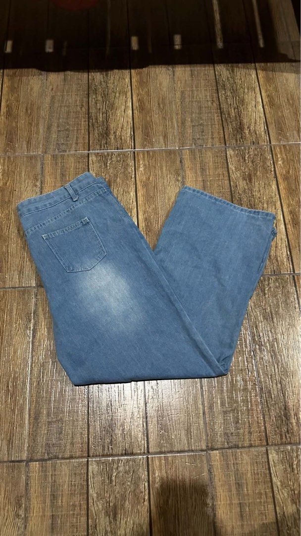 BAGGY PANTS (Category: Jeans) located in Manila. Submitted by urban-vintage_2 (Listing ID 1467855302, Image 3). Description: ISSUE: NONE (NEED WASH) MOP :GCASH (NO COD) SHIP VIA: LALAMOVE & J&T LOCATION: PASIG CITY LENGTH: 40 HEM : 10 WIDTH :36 .
