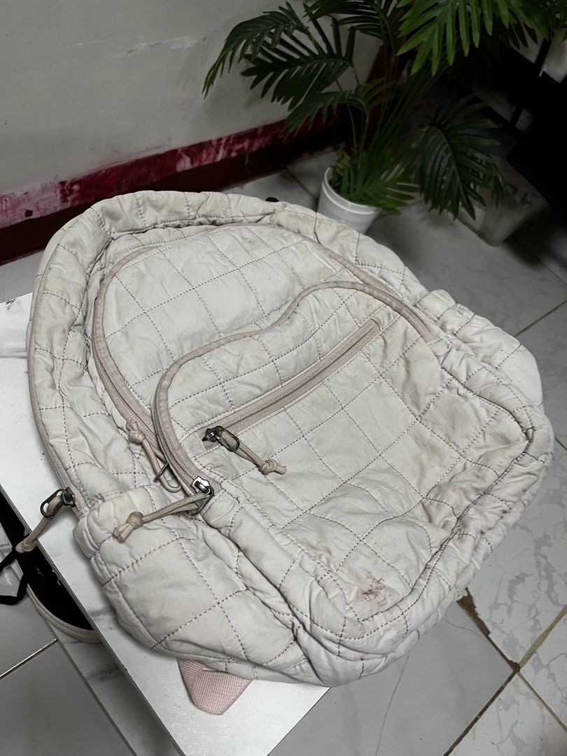Bagsmart Pink Backpack (Category: Backpacks) located in Manila. Submitted by aliamicaela (Listing ID 1467935061, Image 1). Description: .
