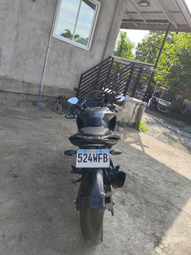 Bajaj Pulsar RS200 Motorcycle (Category: Motorbikes for Sale) located in Cabanatuan. Submitted by emieeeeeeee (Listing ID 1467895092, Image 3). Description: FOR SALE: 2020 Bajaj Pulsar RS200 (Purchased 2021) -------------------------------------- LOCATION: Cabanatuan, Nueva Ecija QUICK SPECS & DETAILS: Year Model: 2020 (Acquired 2021) Odometer: ~35,000 km Fuel Injected / 200cc Engine (Engine in top health, strictly used Shell Advance Long Ride oi