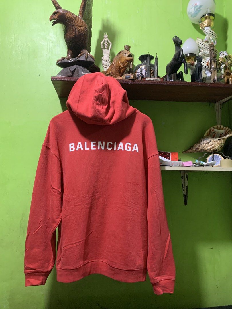 Balenciaga Hoodie (Category: Coats, Jackets and Outerwear) located in Quezon City. Submitted by alexismayote15 (Listing ID 1467933088, Image 2). Description: Makapal Heavy Cloth.