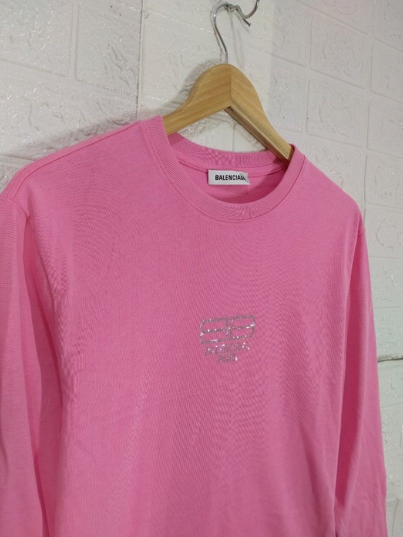 BALENCIAGA LONG SLEEVE (Category: Coats, Jackets and Outerwear) located in Baguio. Submitted by dansteals (Listing ID 1468041887, Image 3). Description: 26 X 19 MEDIUM.