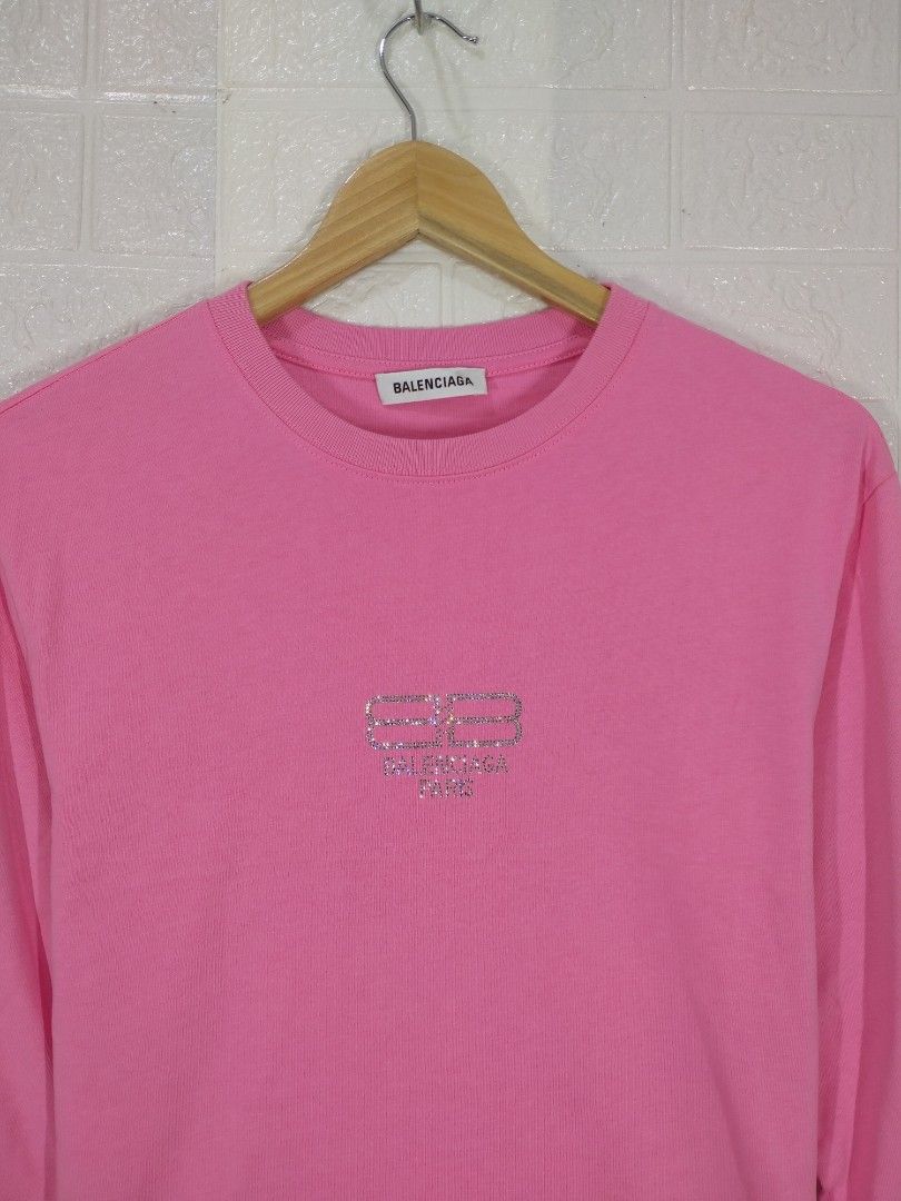 BALENCIAGA LONG SLEEVE (Category: Coats, Jackets and Outerwear) located in Baguio. Submitted by dansteals (Listing ID 1468041887, Image 2). Description: 26 X 19 MEDIUM.