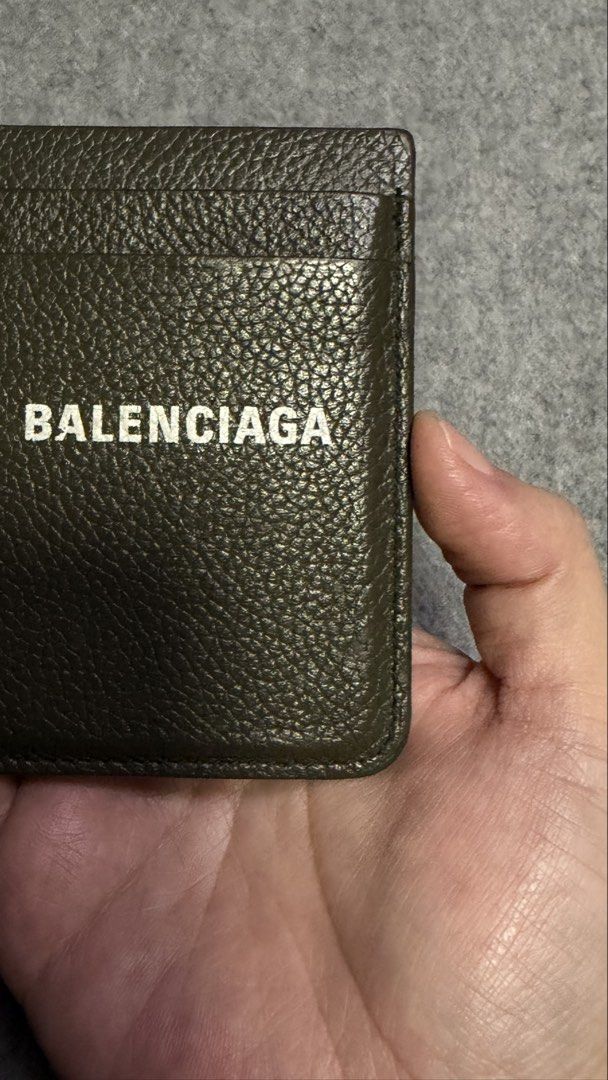 BALENCIAGA Magnet Card Holder (Category: Wallets & Card holders) located in Rizal. Submitted by eecezy2thrift (Listing ID 1467927576, Image 3). Description: Pretty Nito * andiyan na po Details * ang Mahal nito ha, search nyo nalang po * BEST OFFER Po( Game) 🫣☺️. 📌 𝗜𝗠𝗣𝗢𝗥𝗧𝗔𝗡𝗧 𝗡𝗢𝗧𝗘 ☟︎. 🚨◎ 𝗗𝗜𝗦𝗖𝗟𝗔𝗜𝗠𝗘𝗥: 𝗜 𝗵𝗲𝗿𝗲𝗯𝘆 𝗱𝗲𝗰𝗹𝗮𝗿𝗲 𝘁𝗵𝗮𝘁 𝗶 𝗱𝗼 𝗻𝗼𝘁 𝗼𝘄𝗻 𝘁𝗵𝗲 𝗿𝗶𝗴𝗵𝘁𝘀 𝗼𝗳 𝗮𝗻𝘆 𝗼𝗳 𝘁𝗵𝗲 𝗯𝗿𝗮𝗻𝗱𝘀 𝗹𝗶𝘀