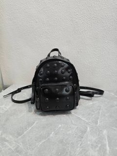 (Category: ) located in . Submitted by SecondhandItems97 (Listing ID 1467941289, Image 1). Description: .