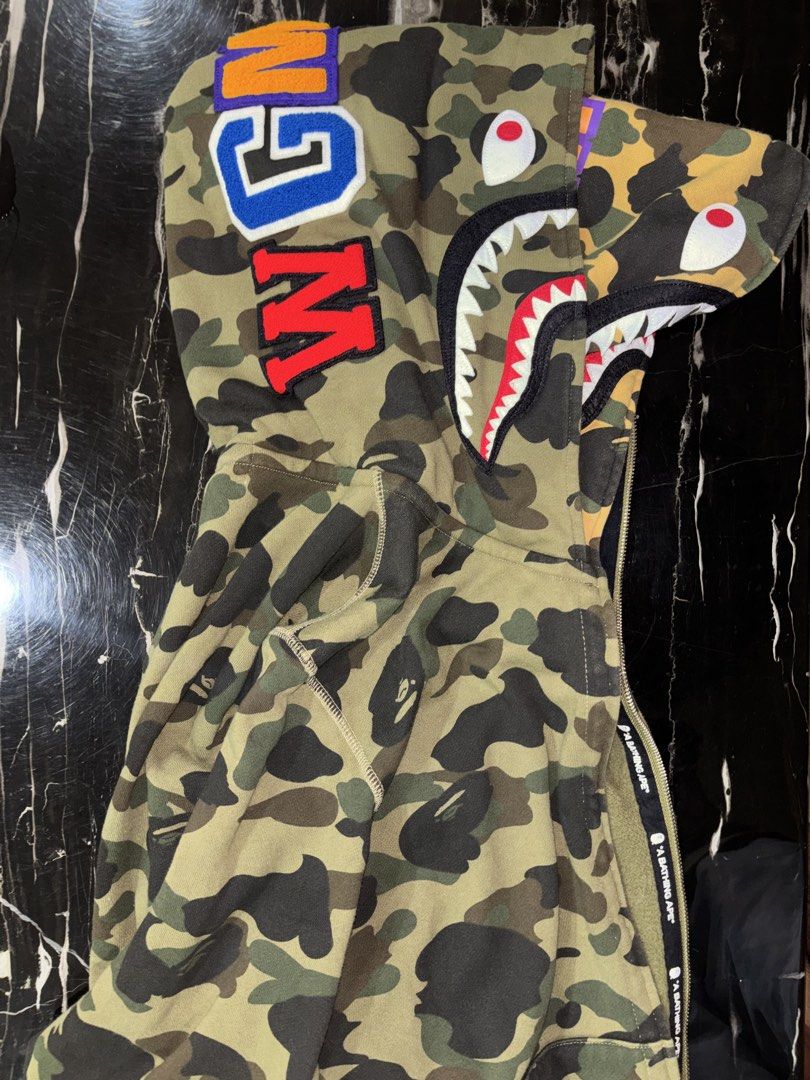 BAPE ABC CAMO DOUBLE SHARK FULL ZIP (Category: Luxury Apparel) located in Manila. Submitted by itsjay04 (Listing ID 1467961307, Image 1). Description: Negotiable for sure buyer.