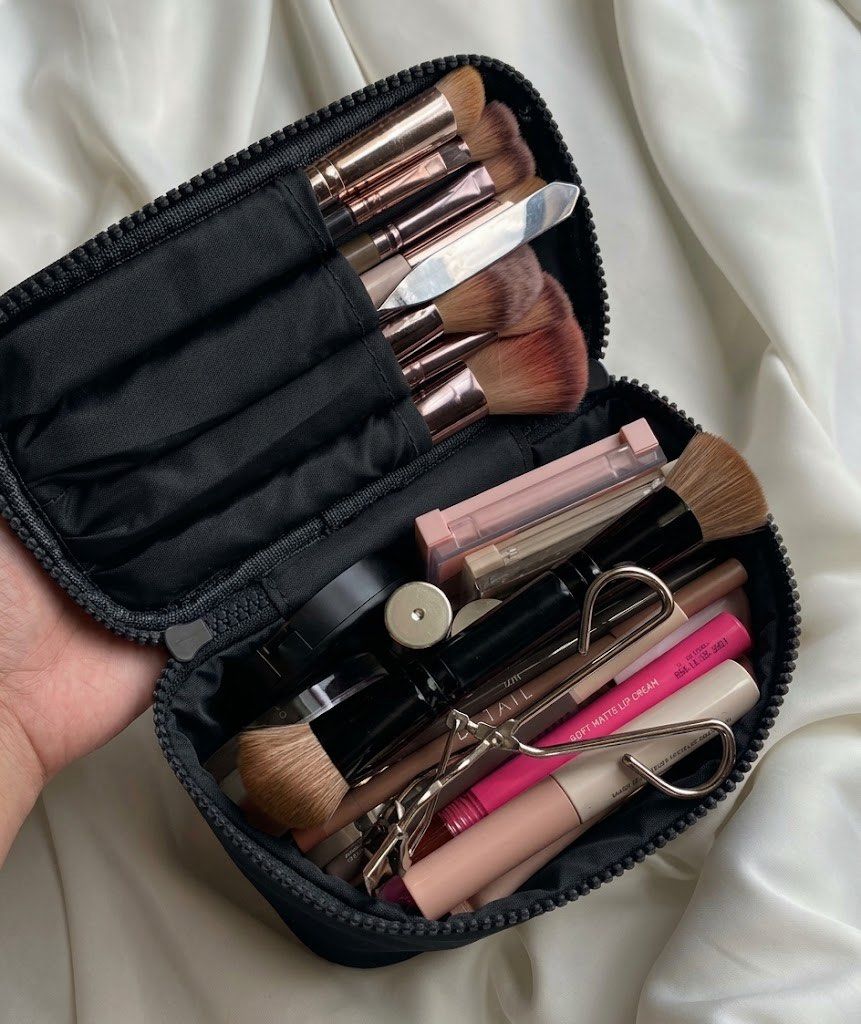 BASH Essentials Daily Organizer in Slate (Category: Accessory Holder, Box & Organizers) located in Subic. Submitted by cyrelll (Listing ID 1467979602, Image 2). Description: COLOR : Slate MAKEUP NOT INCLUDED.