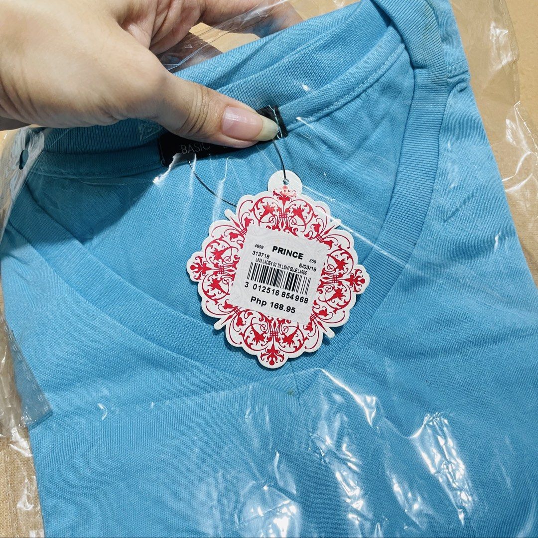 Basic G2 V-Neck Shirt (Category: Shirts) located in Manila. Submitted by jinariii (Listing ID 1467978937, Image 3). Description: ▫️NEW ▫️Small to Medium size ▫️Price tag in tacked ▫️Never been used ▫️Unisex 💰MOP: BPI | Maribank | MAYA | GCash.