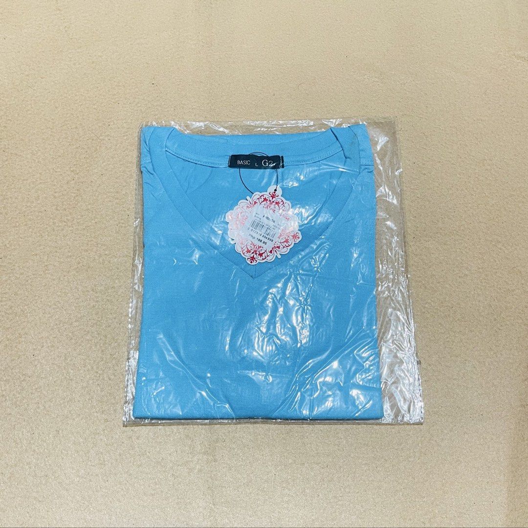 Basic G2 V-Neck Shirt (Category: Shirts) located in Manila. Submitted by jinariii (Listing ID 1467978937, Image 2). Description: ▫️NEW ▫️Small to Medium size ▫️Price tag in tacked ▫️Never been used ▫️Unisex 💰MOP: BPI | Maribank | MAYA | GCash.