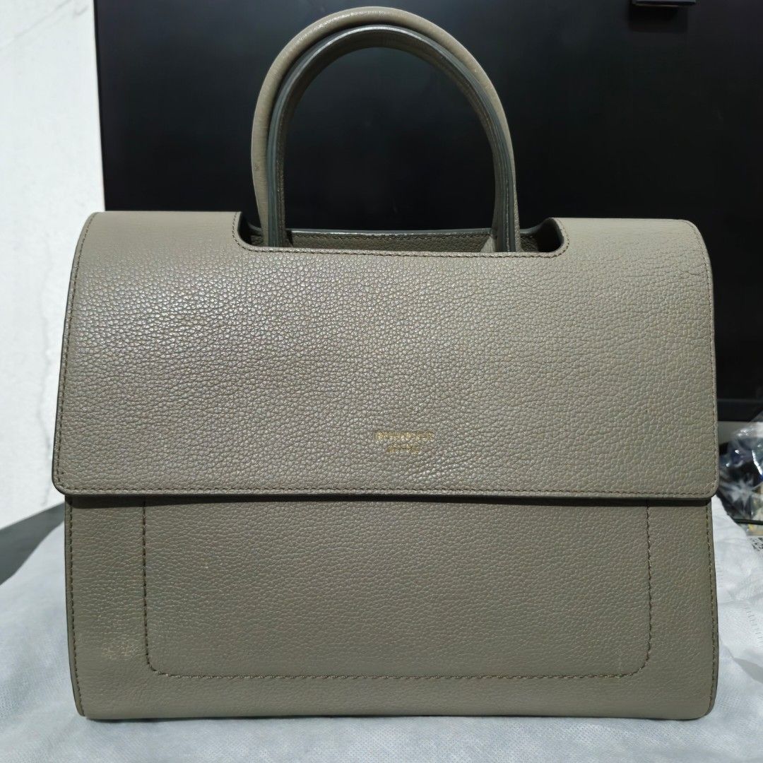 BEANPOLE Grey Pebbled Leather (Category: Shoulder Bags) located in Manila. Submitted by aimy_amour (Listing ID 1468025960, Image 1). Description: Preloved Beanpole bag with additional strap and dust bag.