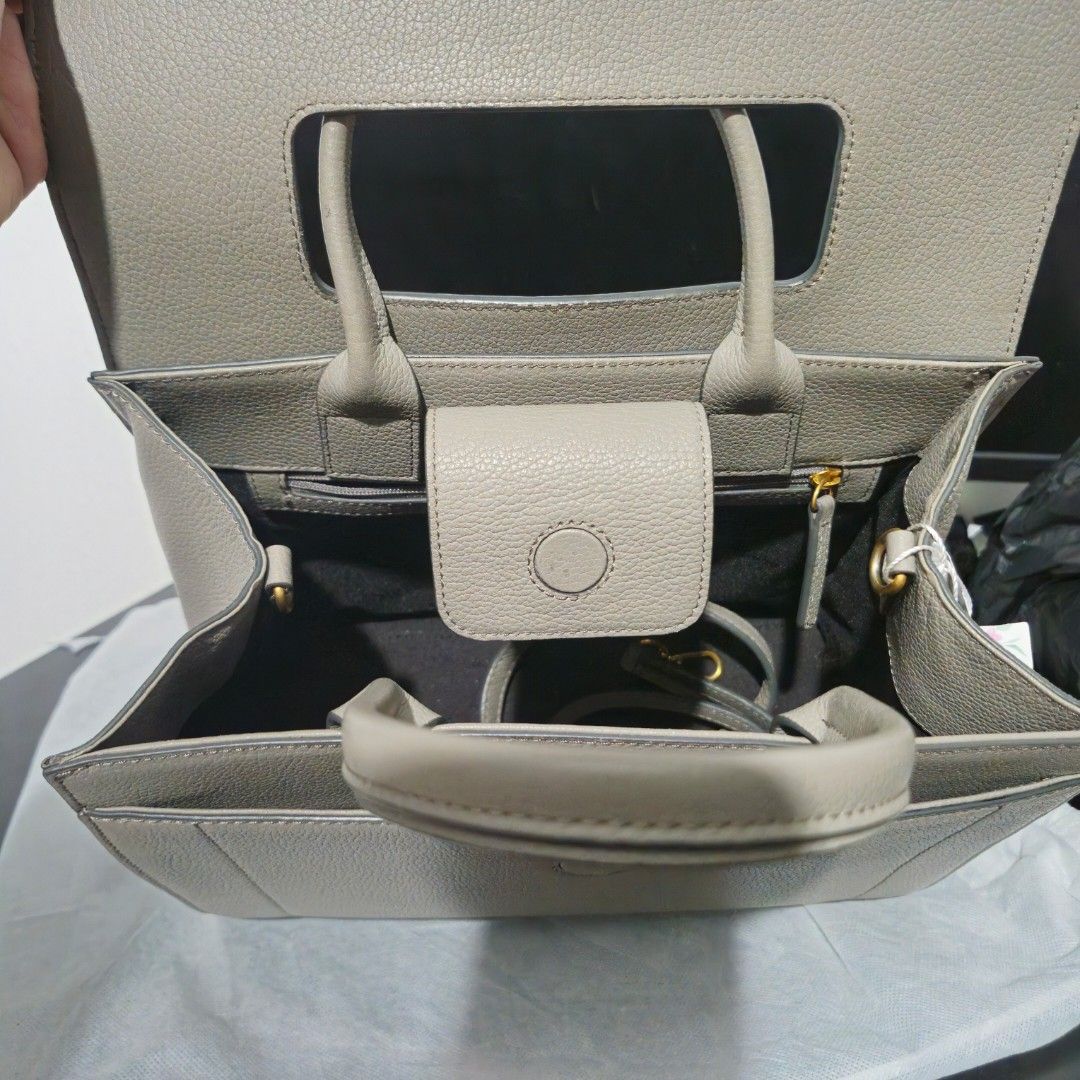 BEANPOLE Grey Pebbled Leather (Category: Shoulder Bags) located in Manila. Submitted by aimy_amour (Listing ID 1468025960, Image 3). Description: Preloved Beanpole bag with additional strap and dust bag.