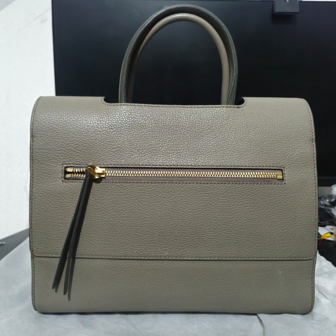 BEANPOLE Grey Pebbled Leather (Category: Shoulder Bags) located in Manila. Submitted by aimy_amour (Listing ID 1468025960, Image 2). Description: Preloved Beanpole bag with additional strap and dust bag.