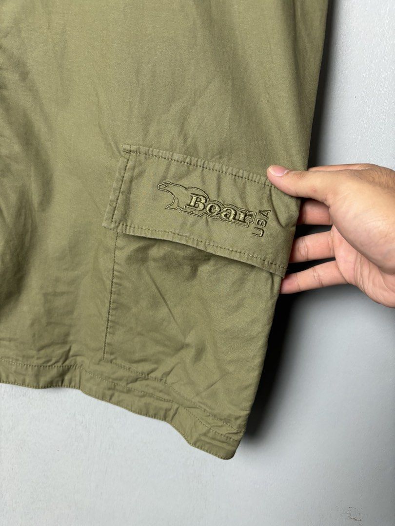 Bear USA Olive Green/Blue Utility Vest (Category: Vests) located in Mandaluyong City. Submitted by fellas_ph (Listing ID 1467938853, Image 3). Description: Excellent condition No issues Size M 21.5" Width 25.5" Length.