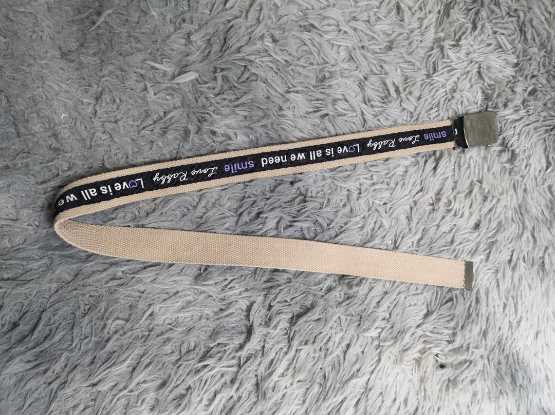 Beige Canvas Web Metal Buckle Belt (Category: Belts) located in Santa Cruz. Submitted by jmy_surplus.2 (Listing ID 1467968556, Image 1). Description: Size ; L - 34.4 W - 1.4 Color ; Beige Type ; Belt Brand ; No brand Material ; Canvas Style ; Metal Buckle Canvas Belt LG 118 JMY 3 Batch #225.