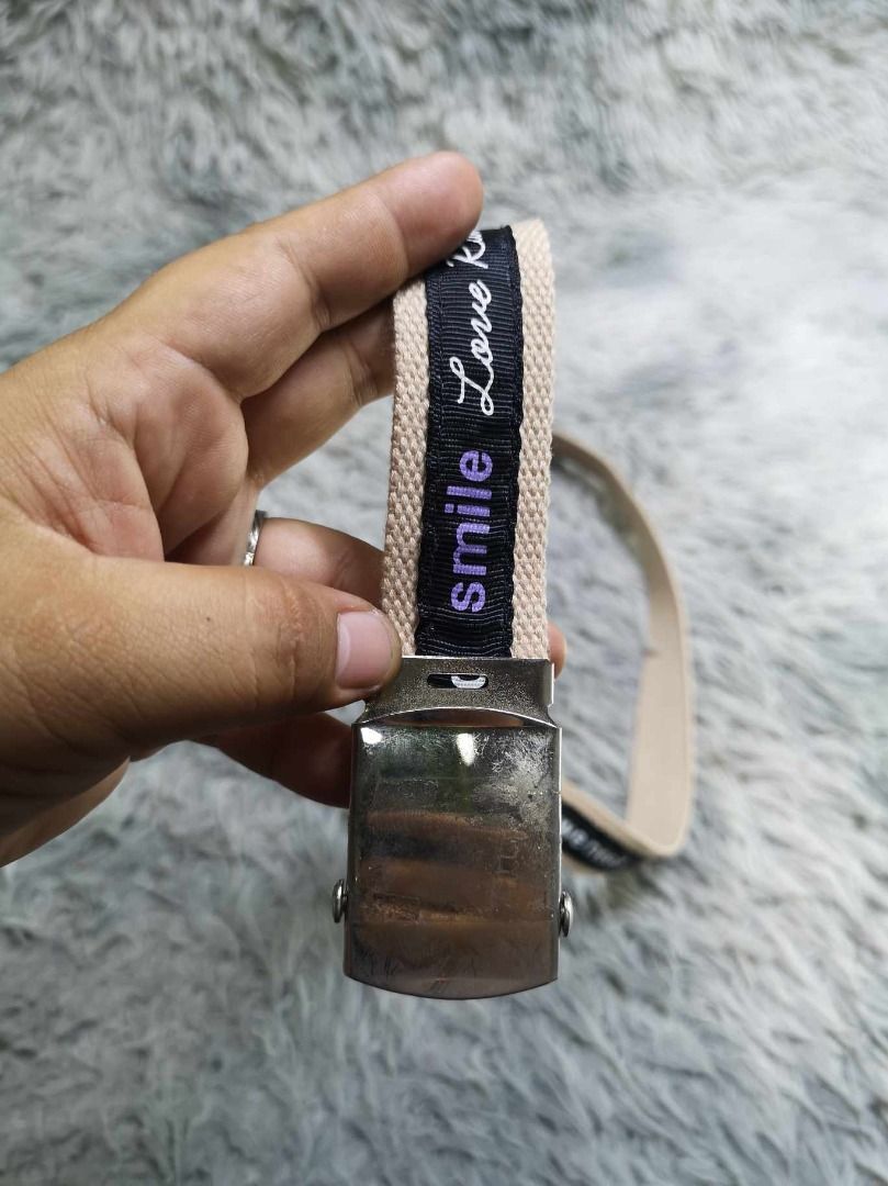 Beige Canvas Web Metal Buckle Belt (Category: Belts) located in Santa Cruz. Submitted by jmy_surplus.2 (Listing ID 1467968556, Image 3). Description: Size ; L - 34.4 W - 1.4 Color ; Beige Type ; Belt Brand ; No brand Material ; Canvas Style ; Metal Buckle Canvas Belt LG 118 JMY 3 Batch #225.