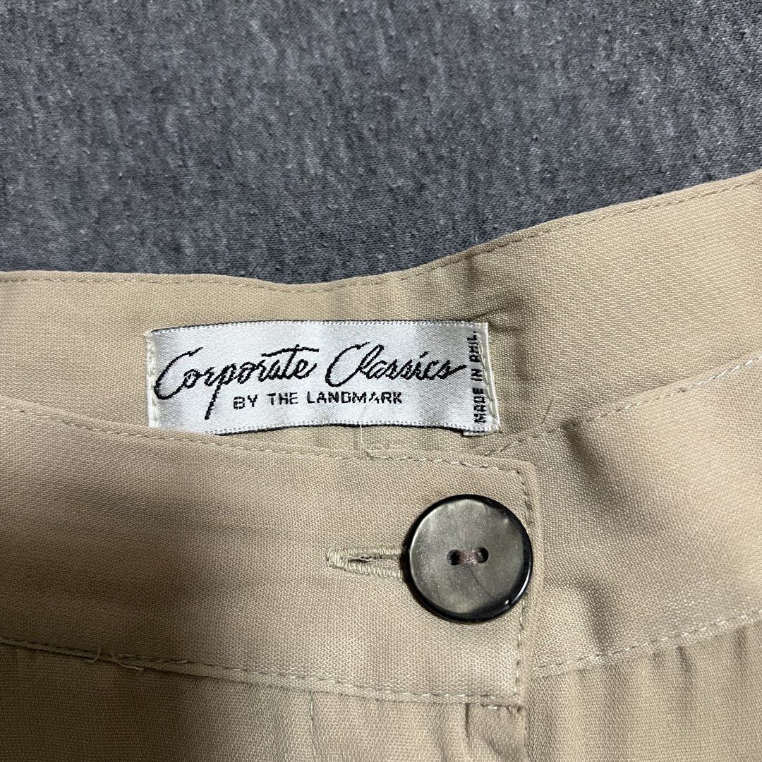 Beige culottes (Category: Other Bottoms) located in Las Pinas. Submitted by jilanah (Listing ID 1467999295, Image 2). Description: .
