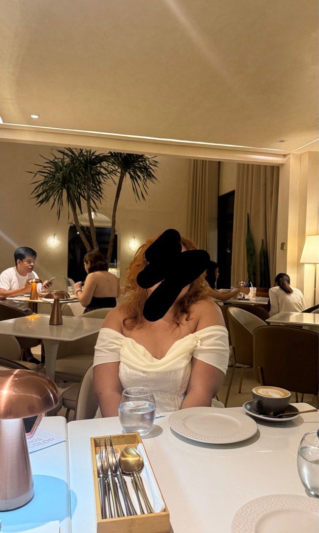 BEIGE PRINCESS DRESS (Category: Dresses) located in Manila. Submitted by darsellx (Listing ID 1467911500, Image 3). Description: SHEIN. Used once, yang sa birthday ko lang. Can fit sizes 0xl -2xl kasi ruched naman yung likod so stretchable. Superrrr pretty RFS: wala me pag gagamitan na ୨୧ SELLER NOTES & REMINDERS ୨୧ 📍 LOCATION: Dasmariñas, Cavite 🤝 MEETUP: SM Dasmariñas ONLY 📦 SHIPPING DETAILS • Shipping fee will be shouldered by the buyer. • 