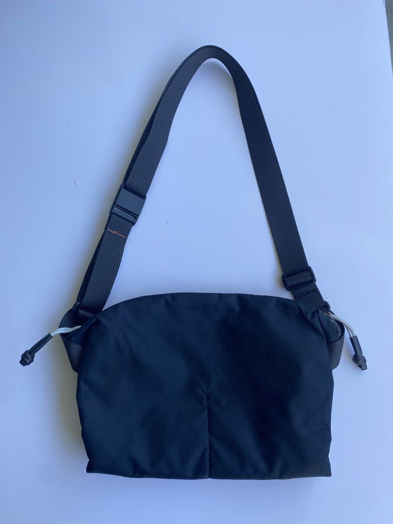 Bellroy Sling Bag Black (Category: Sling Bags) located in Cavite. Submitted by benta_bounce (Listing ID 1467922688, Image 2). Description: - Brand: Bellroy - Color/Material: Black ripstop - Strap: Adjustable with side-release buckle - Compartments: Main zip compartment + front zipped pocket with interior key clip - Interior: Light grey branded lining with a slip pocket - Condition: Clean inside and out, great everyday carry (EDC) option.