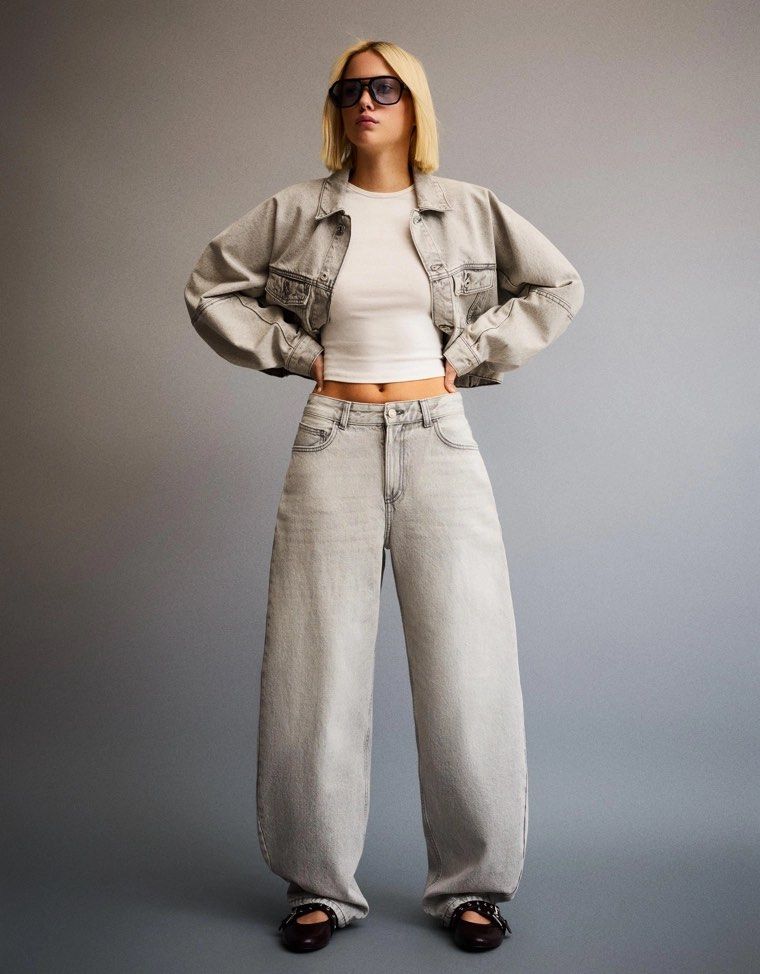 Bershka Grey Barrel Jeans (Category: Jeans) located in Bocaue. Submitted by vanessaolmedo (Listing ID 1467846162, Image 3). Description: Like new Used twice lang Size Eur 42 on etiketa Good fit for 32”-34” waist.