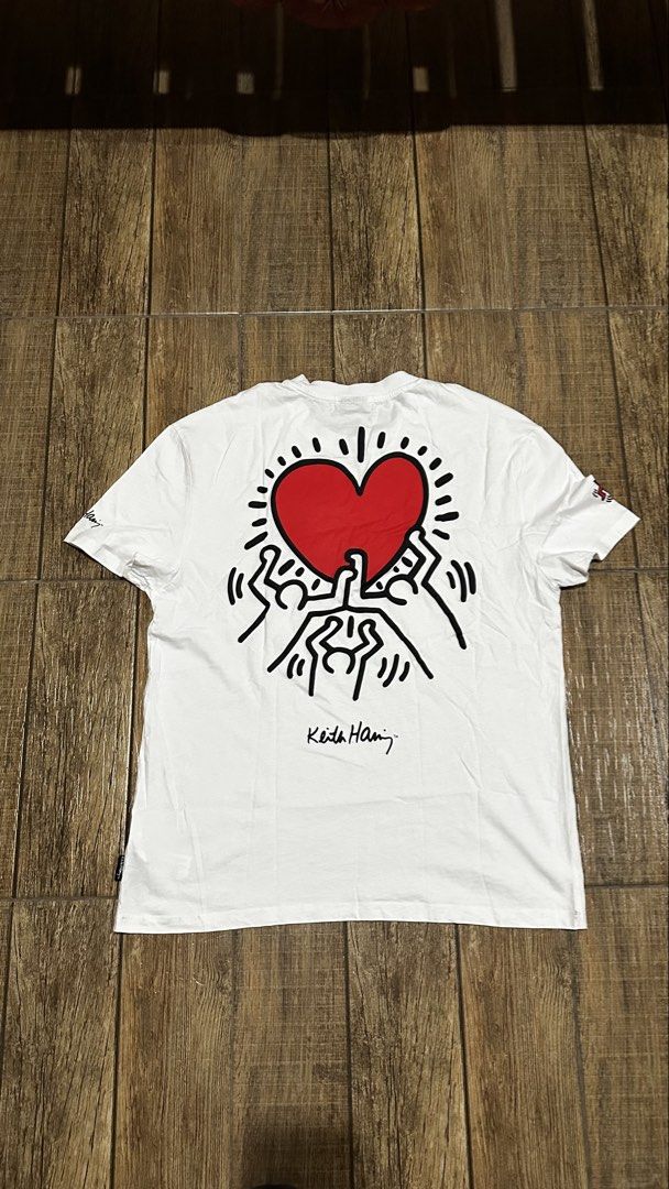 BERSHKA SHIRT (Category: Tshirts & Polo Shirts ) located in Manila. Submitted by urban-vintage_2 (Listing ID 1467848491, Image 2). Description: ISSUE: NONE( NEED WASH ) MOP :GCASH ( NO COD ) SHIP VIA : LALAMOVE & J&T LOCATION : PASIG CITY LENGTH : 28 WIDTH : 23.