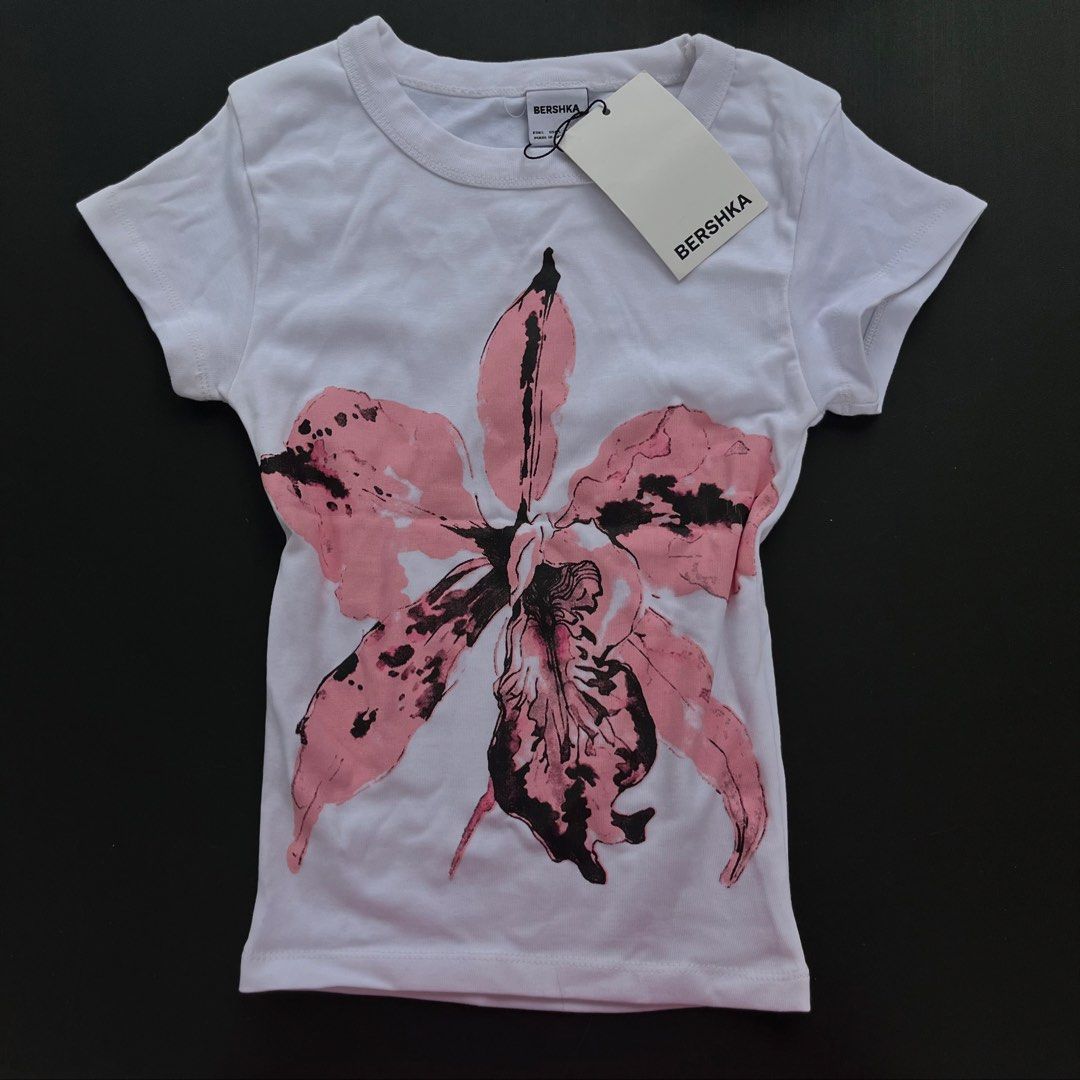 Bershka Y2k pinkflower top (Category: Others Tops) located in Surigao. Submitted by rynryngoaway (Listing ID 1467863265, Image 1). Description: Bershka pinkflower top brand new with tag noo issue size small to med.