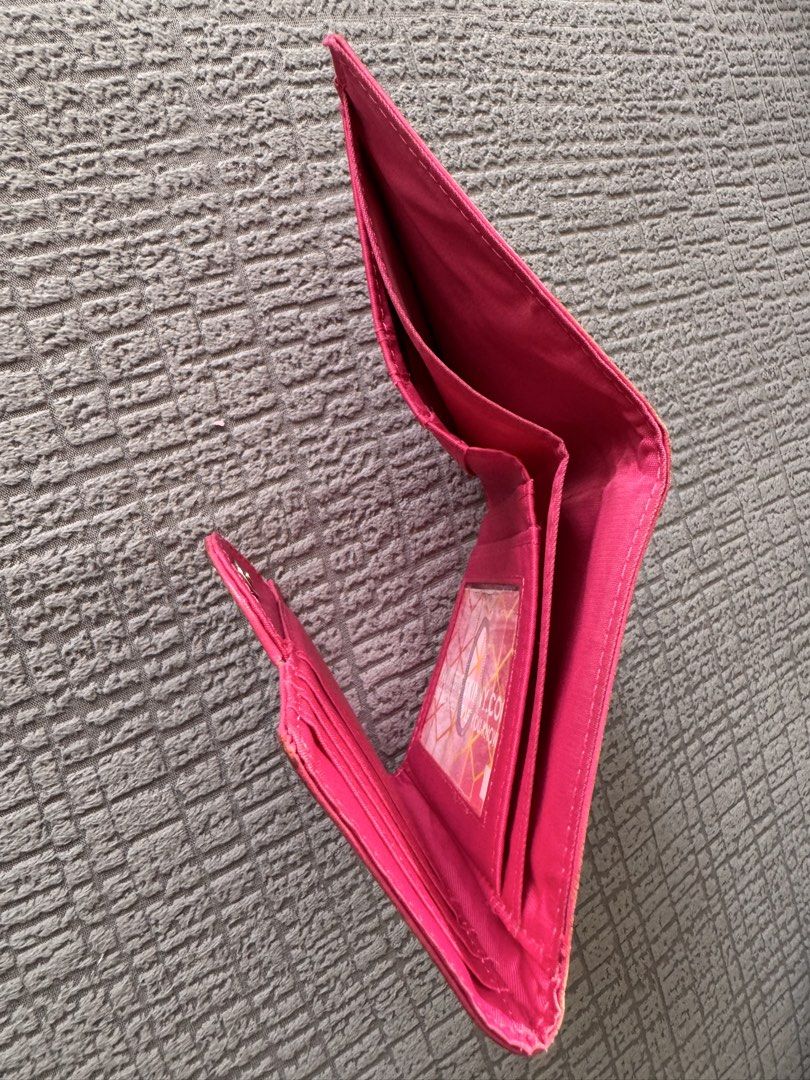 Big Skinny Leather Wallet Trixie (Category: Wallets & Card holders) located in Mandaluyong City. Submitted by axos723 (Listing ID 1468010698, Image 3). Description: ➡️Please read item description carefully below (click read more 👇) ➡️Personal Preloved ➡️Item is AVAILABLE ➡️1-Day Reservation only ➡️First to pay gets the item ➡️For SURE BUYERS only please. -Price: P230+ SF -Brand: Big Skinny -Dimension (Approx in cm) : 5” wide × 4 1/4” tall, 1.1 c