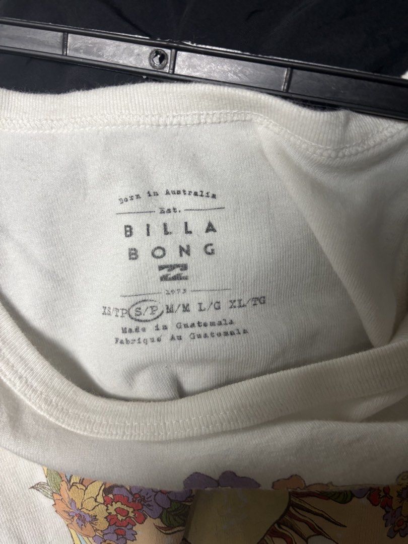 BILLA BONG sleeveless (Category: Sleeveless) located in Pila. Submitted by isabelasthriftclothes (Listing ID 1467970567, Image 2). Description: .