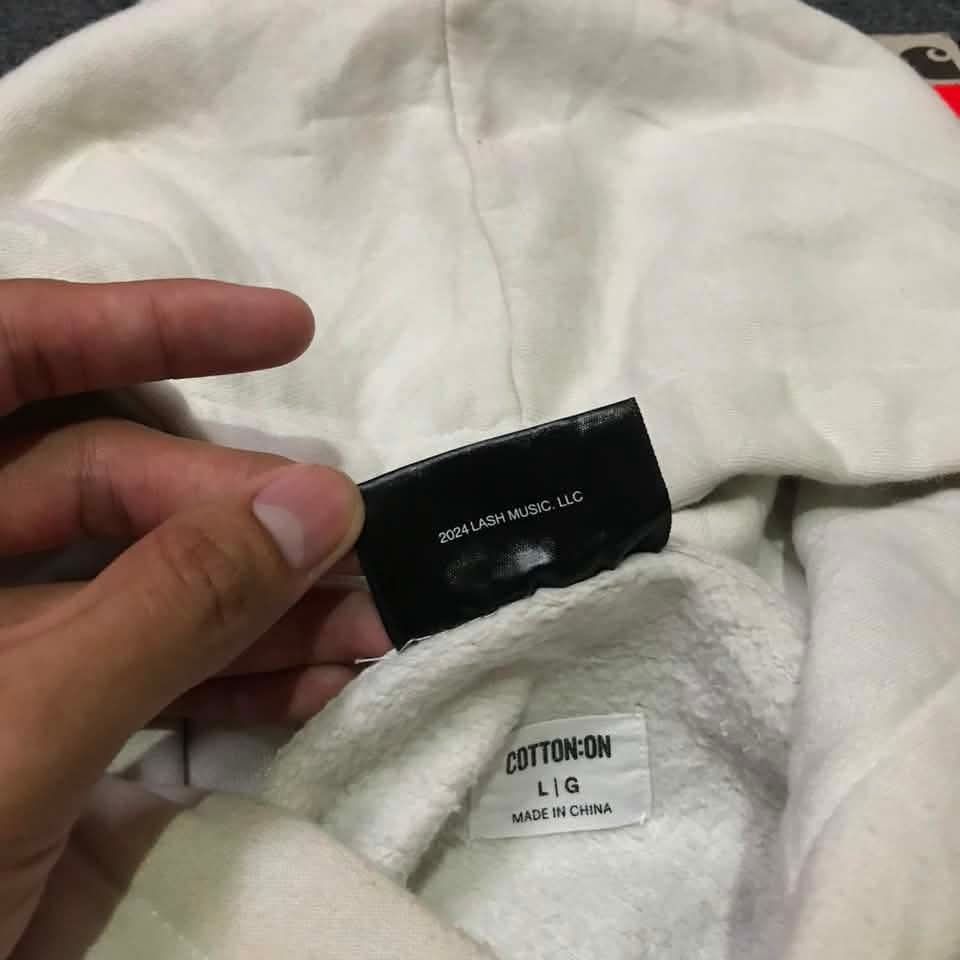 Billie Eilish Hoodie (Category: Hoodies) located in Manila. Submitted by ayskrim_ (Listing ID 1468051198, Image 3). Description: - Official Billie Eilish 2024 Lash Music merchandise from Cotton On - Color: Off-white / cream - Size: L-XL - Dimes: 26.5x27.