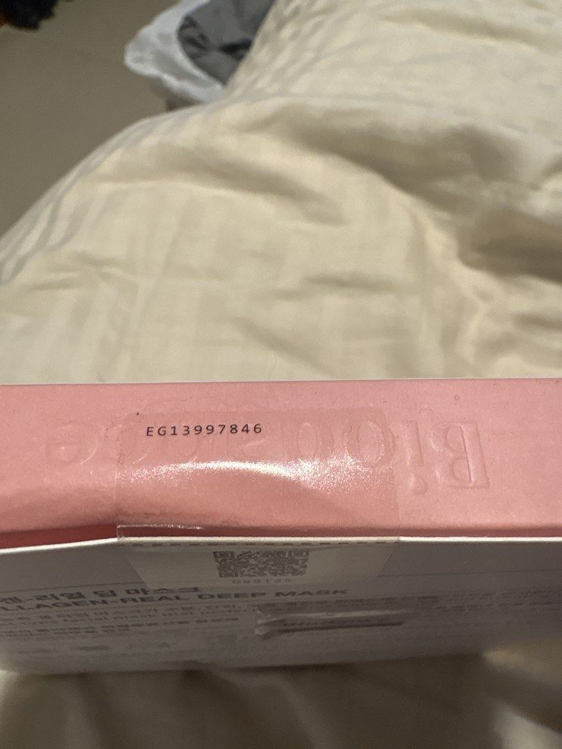 Biodance Bio-Collagen Real Deep Mask Box 4 Sheets (Category: Face Care) located in Taguig. Submitted by cassiopeiasky (Listing ID 1468003977, Image 3). Description: - Brand: Biodance Bio-Collagen Real Deep Mask - Condition: Brand new, unopened, and factory sealed - Quantity: 4 sheets (1.19 oz / 34g each) - Benefits: Deep hydration, pore-perfecting, and firming - Key Ingredients: Ultra-low-molecular collagen and hyaluronic acid - Shelf Life: Manuf