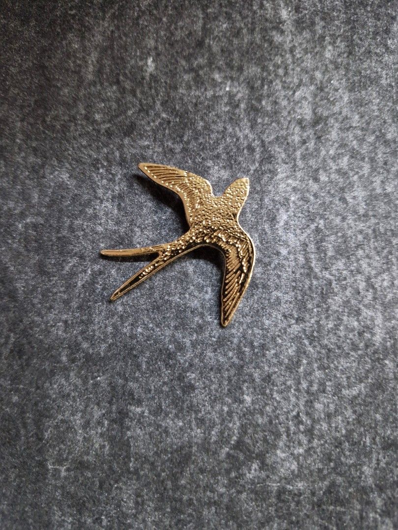 Bird in Flight Brooch (Category: Brooches) located in Taguig. Submitted by mommaschoice (Listing ID 1467853114, Image 1). Description: Brand New Gold-Tone finish Hammered design Lightweight won't damage the fabric Ships nationwide.