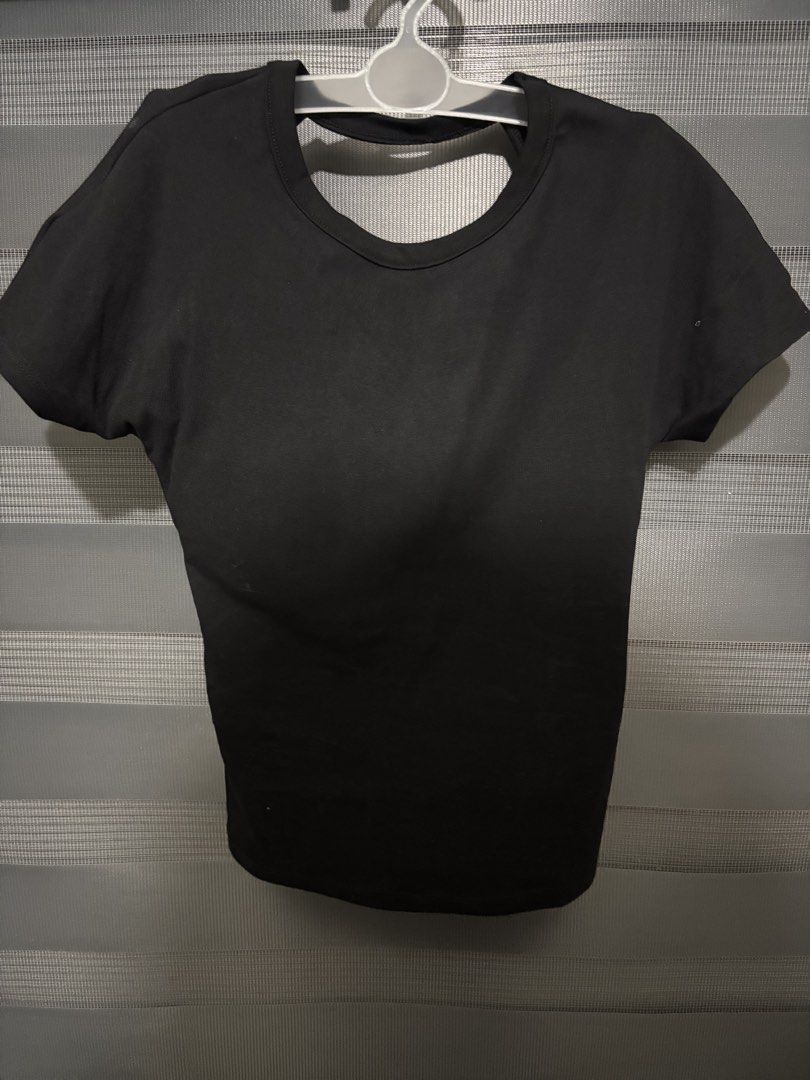 bkk black padded top (Category: Shirts) located in Manila. Submitted by iyahpreloved_ (Listing ID 1468040047, Image 1). Description: .