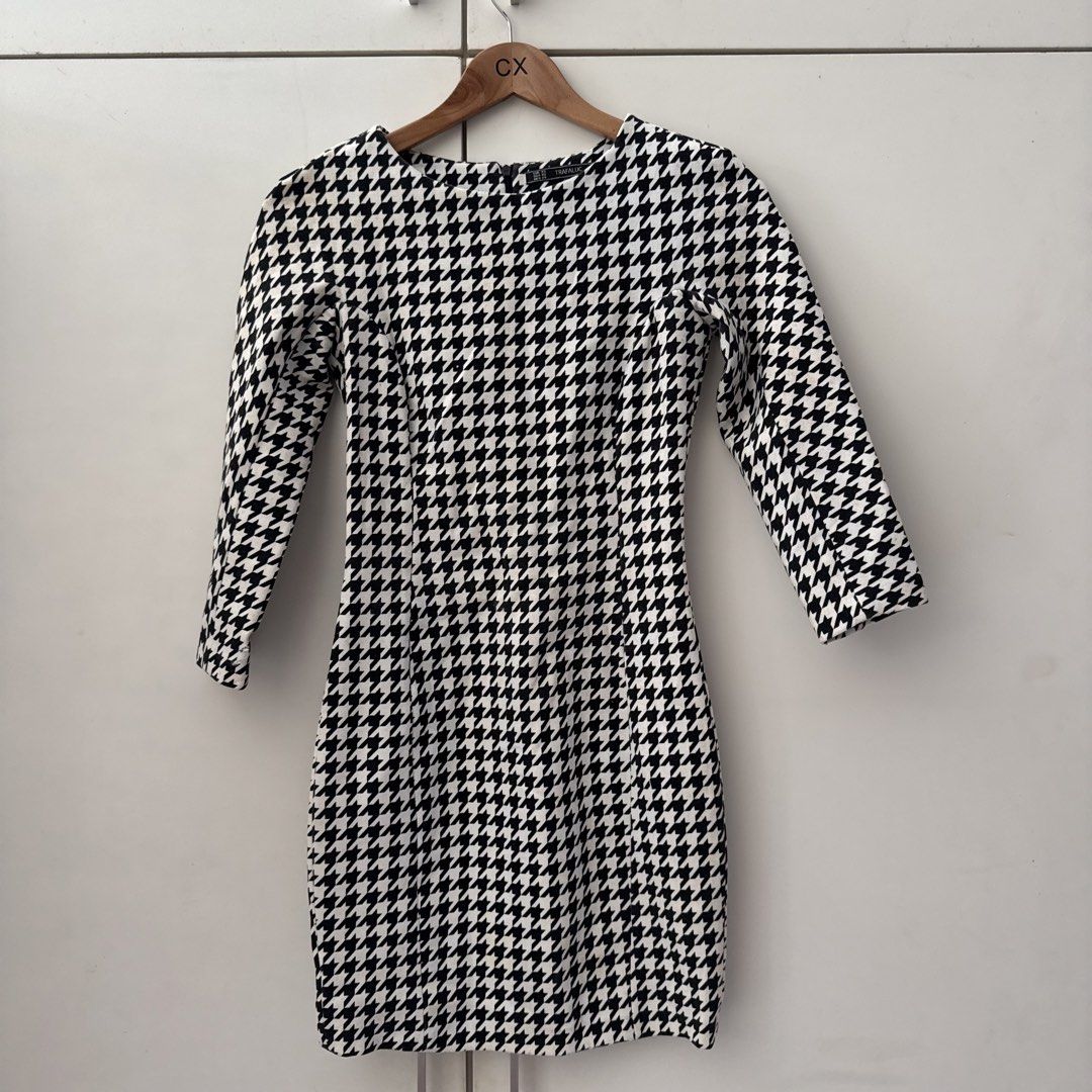 black & white printed dress (Category: Dresses) located in Paranaque City. Submitted by ursaturdayfaves (Listing ID 1467929983, Image 1). Description: .