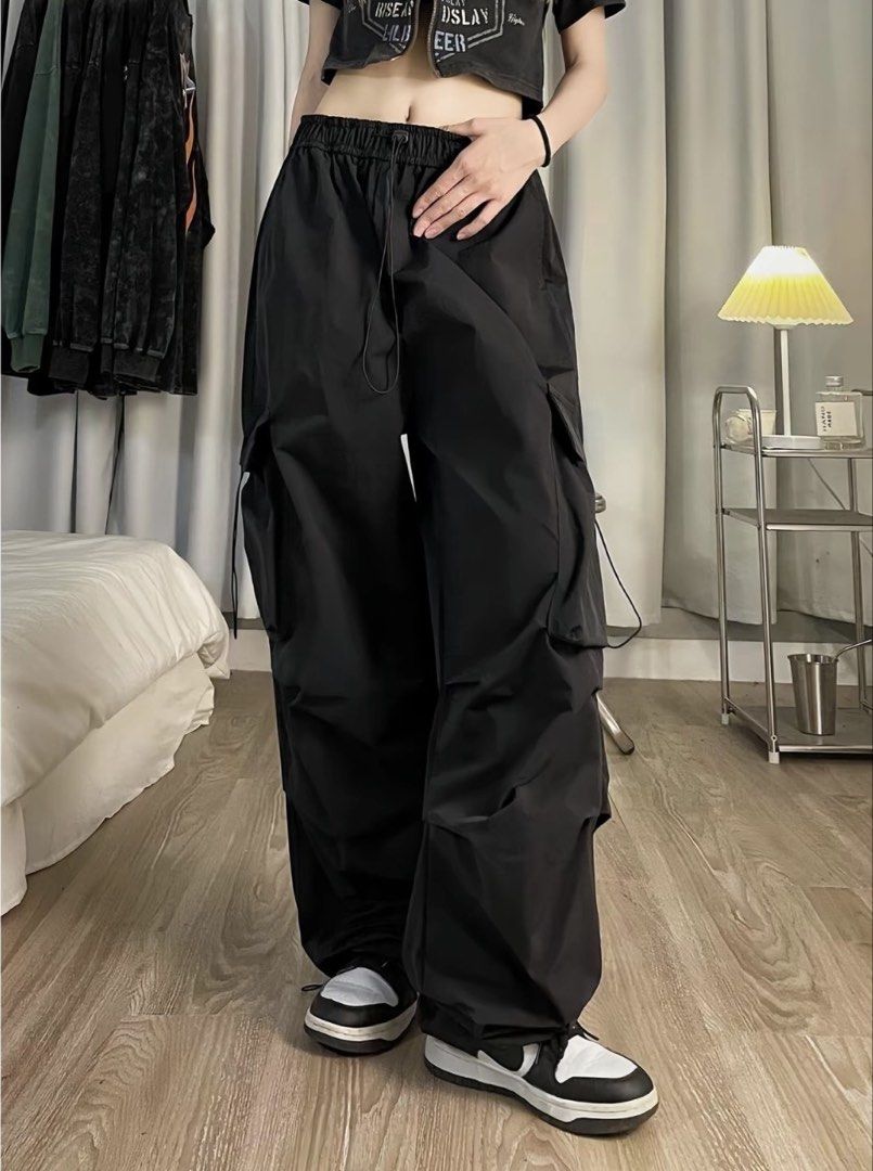 Black Cargo Pants - 32 to 35 (Category: Other Bottoms) located in Makati City. Submitted by cleverandthriftybyhm (Listing ID 1467913377, Image 1). Description: Rfs: wrong size.