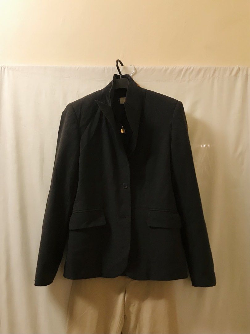 Black classy blazer (Category: Coats, Jackets and Outerwear) located in Manila. Submitted by 414studio (Listing ID 1468044235, Image 3). Description: Medium Good quality In good condition (Scarf and accessories are not included) .