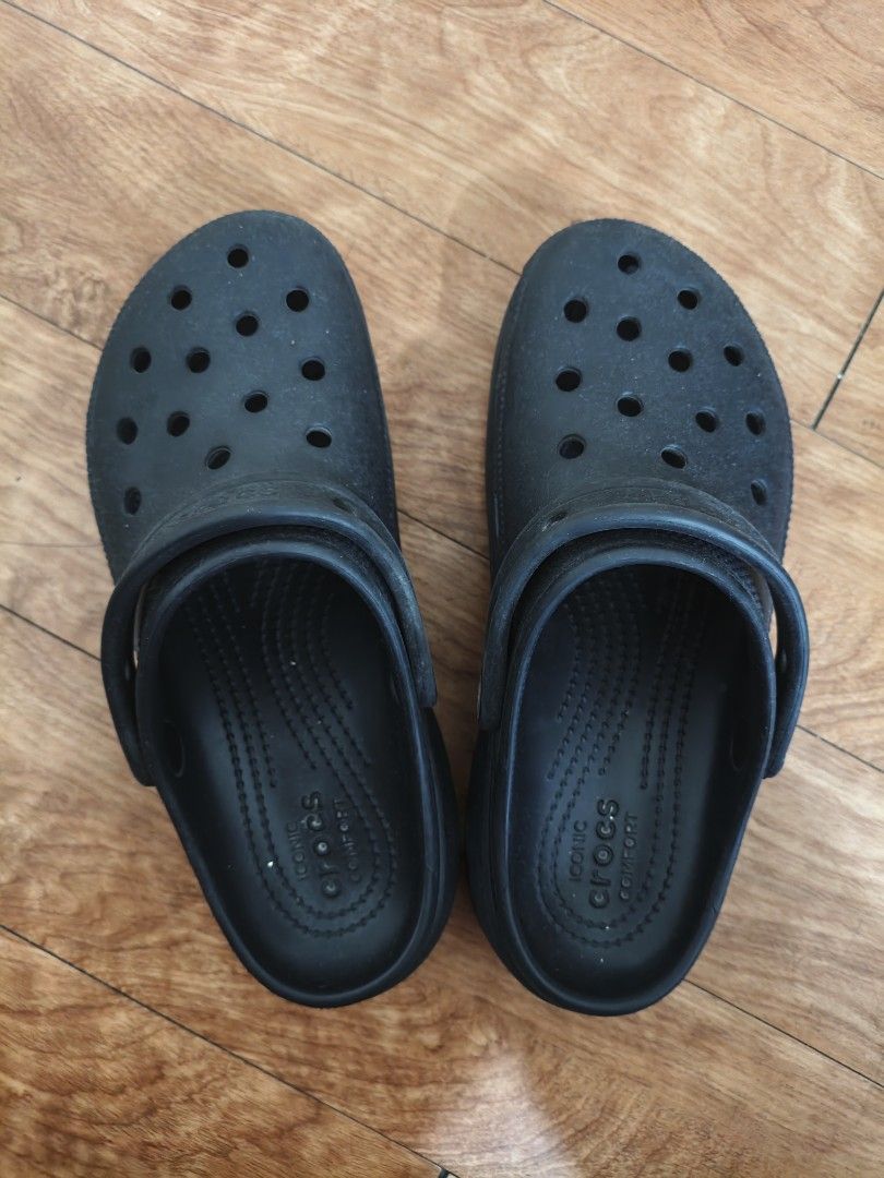 Black Crocs Classic Clogs Size 7 (Category: Slippers and slides) located in Quezon City. Submitted by closeta38 (Listing ID 1468056501, Image 1). Description: - Color: Classic Black - Style: Iconic Crocs clogs with upper ventilation holes - Comfort: Features the signature cushioned comfort footbed - Design: Easy slip-on style with a textured side profile and logo rivet on the strap - Best For: Everyday casual wear, running errands, or lounging at
