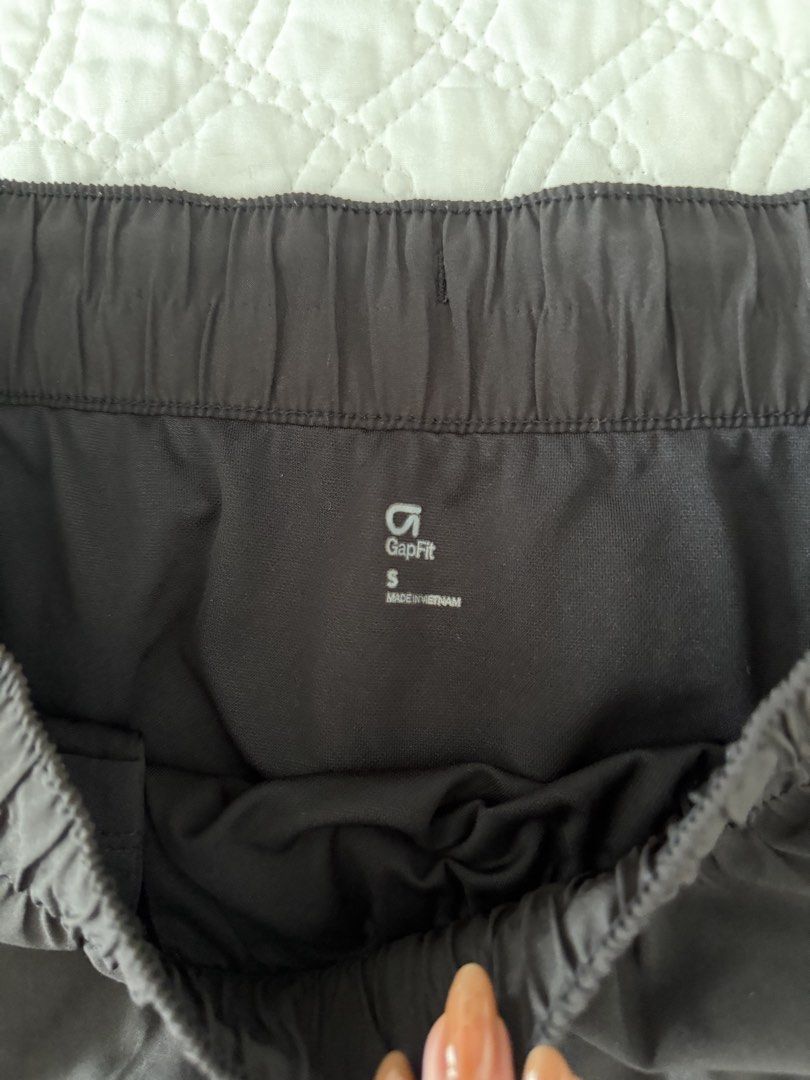 Black Gap Running Shorts (Category: Activewear) located in Quezon City. Submitted by kelangot (Listing ID 1467905477, Image 2). Description: Selling this item in great condition! Brand: gap Size: small Condition: worn only once Color: black RFS: decluttering 📦 Shipping: C/O buyer 💸 Payment: GCash, BPI, or GoTyme Feel free to message me for inquiries Strictly no cancellations, returns, or refunds. Happy shopping! ♡.