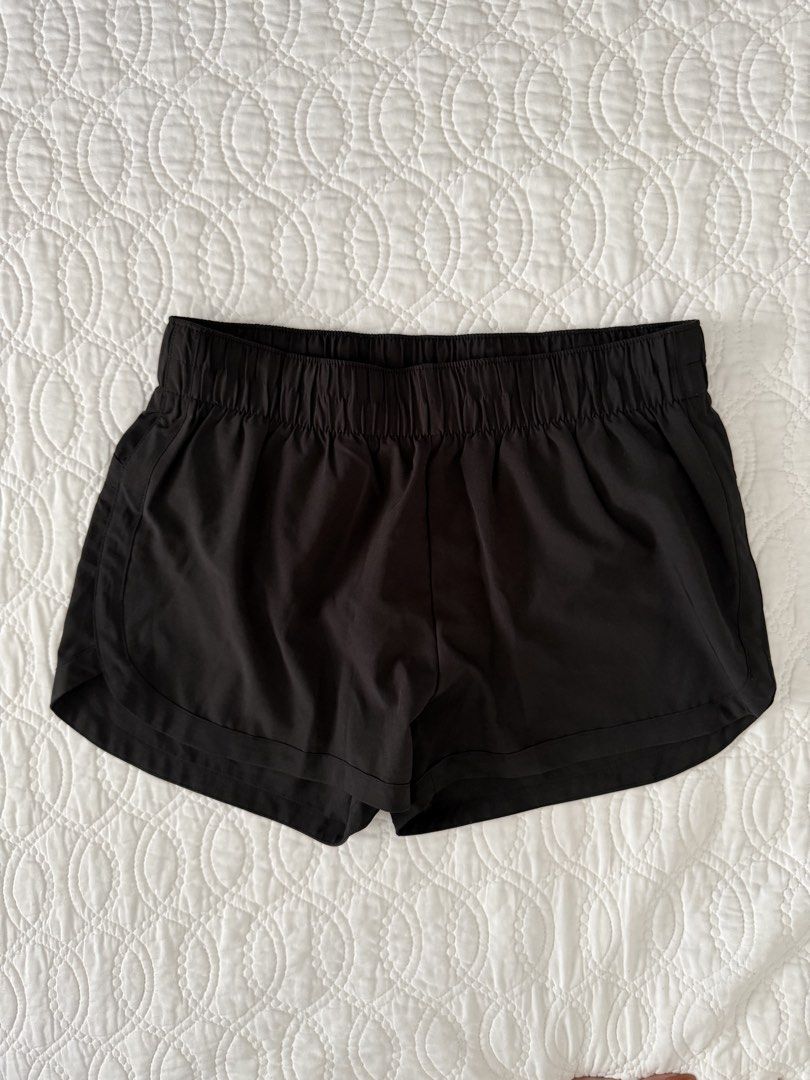 Black Gap Running Shorts (Category: Activewear) located in Quezon City. Submitted by kelangot (Listing ID 1467905477, Image 1). Description: Selling this item in great condition! Brand: gap Size: small Condition: worn only once Color: black RFS: decluttering 📦 Shipping: C/O buyer 💸 Payment: GCash, BPI, or GoTyme Feel free to message me for inquiries Strictly no cancellations, returns, or refunds. Happy shopping! ♡.