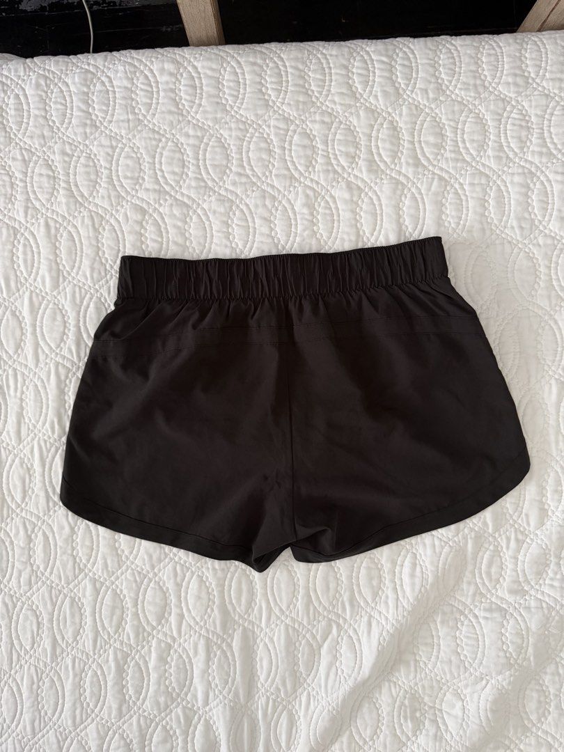 Black Gap Running Shorts (Category: Activewear) located in Quezon City. Submitted by kelangot (Listing ID 1467905477, Image 3). Description: Selling this item in great condition! Brand: gap Size: small Condition: worn only once Color: black RFS: decluttering 📦 Shipping: C/O buyer 💸 Payment: GCash, BPI, or GoTyme Feel free to message me for inquiries Strictly no cancellations, returns, or refunds. Happy shopping! ♡.