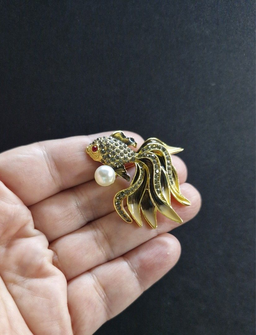 Black Gold Oranda Brooch (Category: Brooches) located in Taguig. Submitted by mommaschoice (Listing ID 1467853322, Image 2). Description: Brand New Unisex use Adorned w/faux pearl and rhinestones Lightweight won't damage the fabric Elegantly crafted design Ships nationwide.