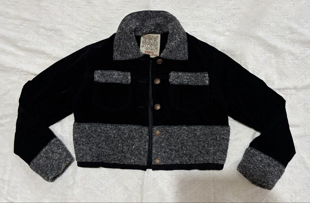 Black Gray Crop Jacket (Category: Coats, Jackets and Outerwear) located in Caloocan City. Submitted by chleeo.lscn (Listing ID 1467935903, Image 1). Description: .