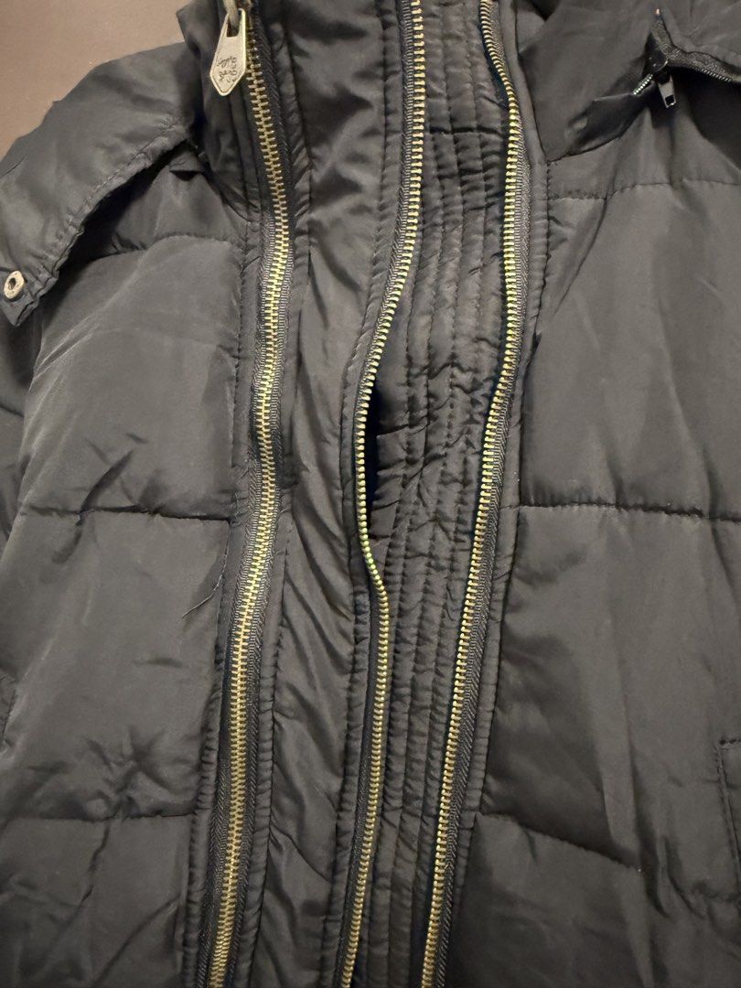 Black HomeBase Cropped Puffer Jacket (Category: Coats, Jackets and Outerwear) located in Muntinlupa City. Submitted by marianamillais (Listing ID 1467947794, Image 3). Description: .