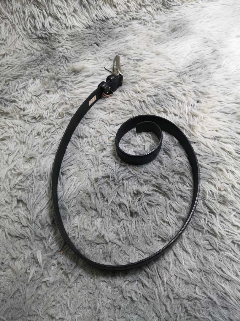 Black Leather Metal Buckle Belt (Category: Belts) located in Santa Cruz. Submitted by jmy_surplus.2 (Listing ID 1467968167, Image 1). Description: Size ; L - 44 W - 1.5 Color ; Black Type ; Belt Brand ; No brand Material ; Leather Style ; Black leather belt LG 118 JMY 3 Batch #225.